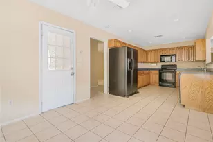 5717 Madge Pl, Haltom City, TX 76117 - Photo 9