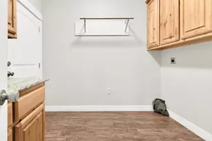 105 Ashlyn Ct, Whitesboro, TX 76273 - Photo 11