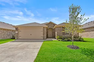 529 Marsh St, Cleburne, TX 76033 - Photo 1