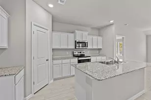 529 Marsh St, Cleburne, TX 76033 - Photo 13