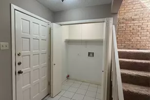 2714 Creekwood Ct, Carrollton, TX 75006 - Photo 5