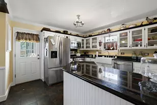 304 E 9th St, Bonham, TX 75418 - Photo 13