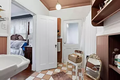 304 E 9th Street, Bonham, TX 75418 - Photo 31