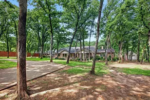 1607 N Main St, Euless, TX 76039 - Photo 3