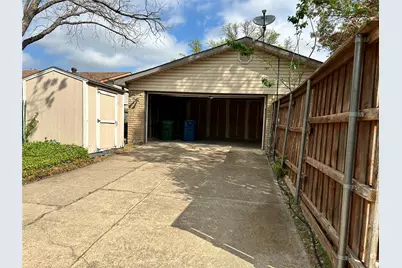 1806 Clear Creek Lane, Carrollton, TX 75007 - Photo 27