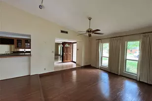 1806 Clear Creek Ln, Carrollton, TX 75007 - Photo 3