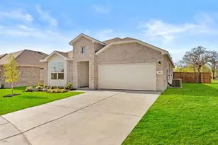 904 Traction Trl, Cleburne, TX 76031 - Photo 3