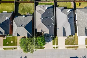 209 Park Meadows Dr, Euless, TX 76039 - Photo 3