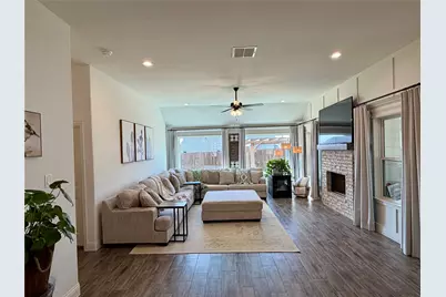 916 Rodgers Avenue, Godley, TX 76044 - Photo 5