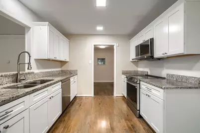 909 Columbus Court, Bedford, TX 76022 - Photo 9