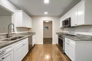 909 Columbus Ct, Bedford, TX 76022 - Photo 9