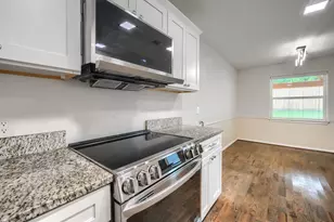 909 Columbus Ct, Bedford, TX 76022 - Photo 11