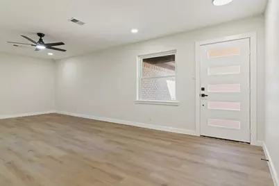 729 Finland Street, Grand Prairie, TX 75050 - Photo 5