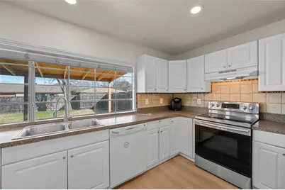 5117 Shannon Drive, The Colony, TX 75056 - Photo 7