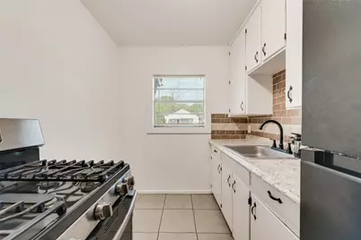 1836 Carver Avenue, Fort Worth, TX 76102 - Photo 9