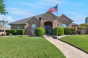 1613 Mayflower Dr, Carrollton, TX 75007 - Photo 1