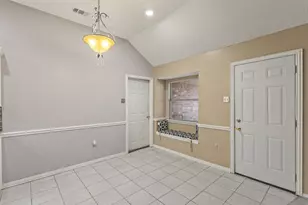 853 Woodridge Cir, DeSoto, TX 75115 - Photo 7