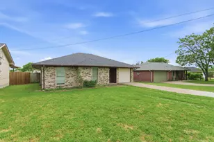 1217 Elmira St, Weatherford, TX 76086 - Photo 3