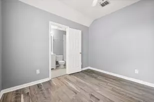 301 Andre Dr, Irving, TX 75063 - Photo 27