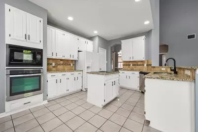 301 Andre Drive, Irving, TX 75063 - Photo 15