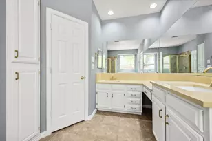 301 Andre Dr, Irving, TX 75063 - Photo 29