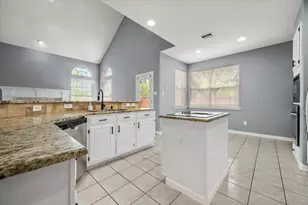 301 Andre Dr, Irving, TX 75063 - Photo 17