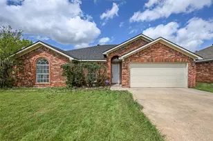 809 Elbe Dr, Arlington, TX 76001 - Photo 1