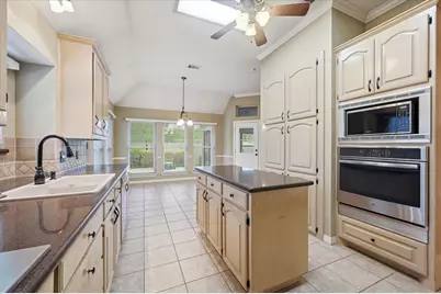 1616 Oak Creek Drive, Hurst, TX 76054 - Photo 11