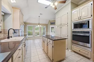 1616 Oak Creek Dr, Hurst, TX 76054 - Photo 11