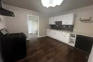 1031 Wade Hampton St, Benbrook, TX 76126 - Photo 9