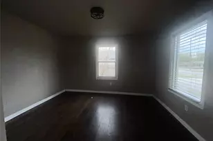 1031 Wade Hampton St, Benbrook, TX 76126 - Photo 7