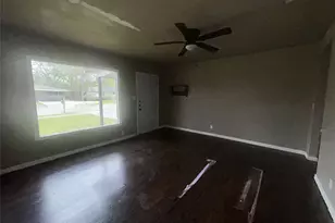 1031 Wade Hampton St, Benbrook, TX 76126 - Photo 3