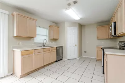 1308 Dundee Drive, Arlington, TX 76002 - Photo 11