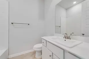 8063 Challenger Ln, Frisco, TX 75034 - Photo 15