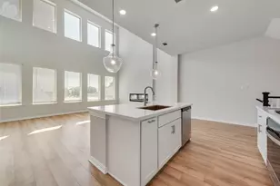 8063 Challenger Ln, Frisco, TX 75034 - Photo 5