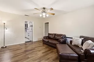 1803 Sycamore St, Commerce, TX 75428 - Photo 3