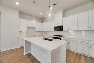 8119 Challenger Ln, Frisco, TX 75034 - Photo 9