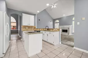 301-A Andre Dr, Irving, TX 75063 - Photo 15