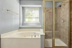 301-A Andre Dr, Irving, TX 75063 - Photo 29