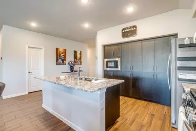 928 Ridgehurst Drive, Godley, TX 76044 - Photo 11