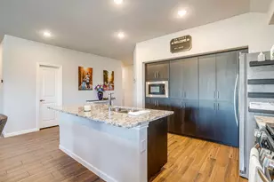 928 Ridgehurst Dr, Godley, TX 76044 - Photo 11