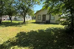 109 S 5th St, Sanger, TX 76266 - Photo 15
