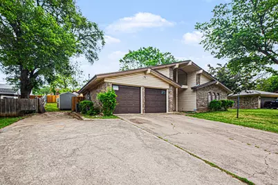 1629 Brent Court, Grand Prairie, TX 75051 - Photo 3