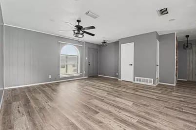 1629 Brent Court, Grand Prairie, TX 75051 - Photo 9