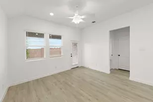 5925 Laurel Lk Ln, Pilot Point, TX 76258 - Photo 15