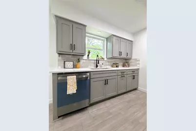 2933 Hunting Drive, Fort Worth, TX 76119 - Photo 9