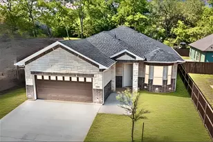 413 Henderson St, Bonham, TX 75418 - Photo 25