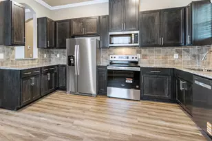 413 Henderson St, Bonham, TX 75418 - Photo 3