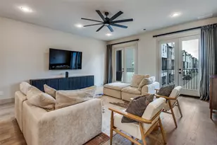 1434 Elevado Dr, Dallas, TX 75212 - Photo 3