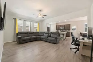 909 First St, Sanger, TX 76266 - Photo 3